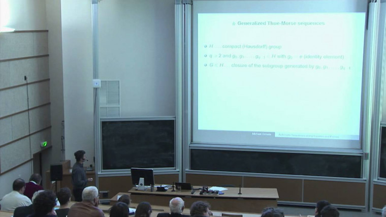 Automatic sequences along squares and primes