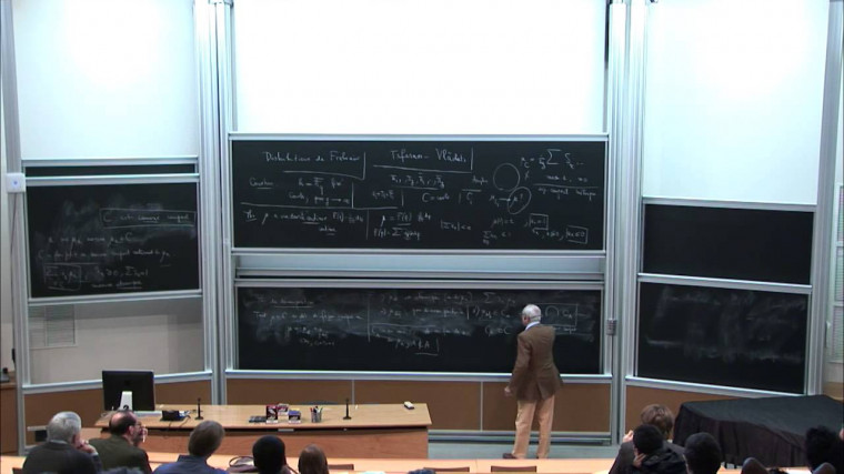 Distributions des valeurs propres des Frobenius des variétés abéliennes sur un corps fini donné