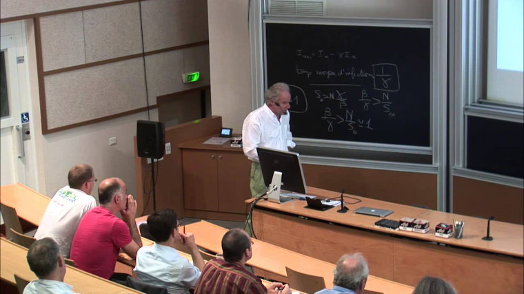 Modèles mathématiques des épidémies