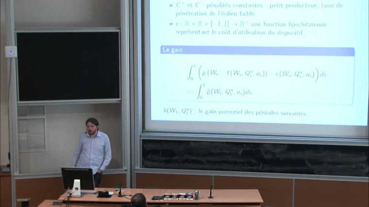 Gestion optimale d'une ferme éolienne couplée à un dispositif de stockage