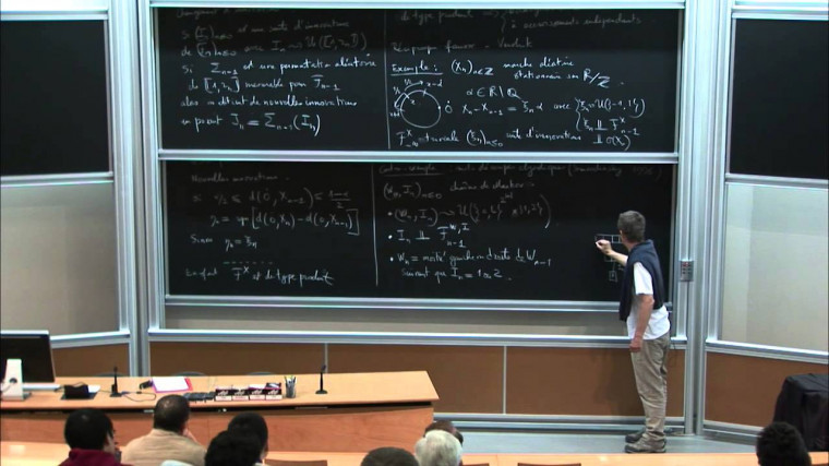 Filtrations polyadiques, complémentabilité, maximalité