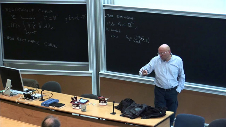 Logarithmico-exponential series and fractal analysis