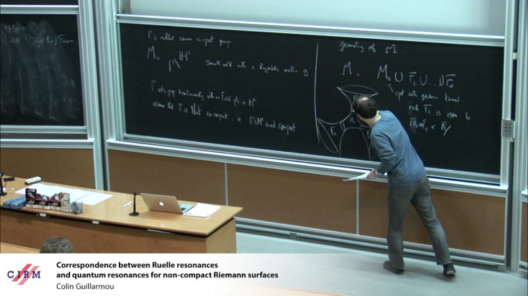 Correspondence between Ruelle resonances and quantum resonances for non-compact Riemann surfaces
