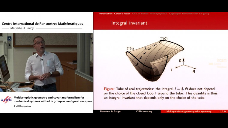 Multisympletic geometry and covariant formalism for mechanical systems with a Lie group as configuration space