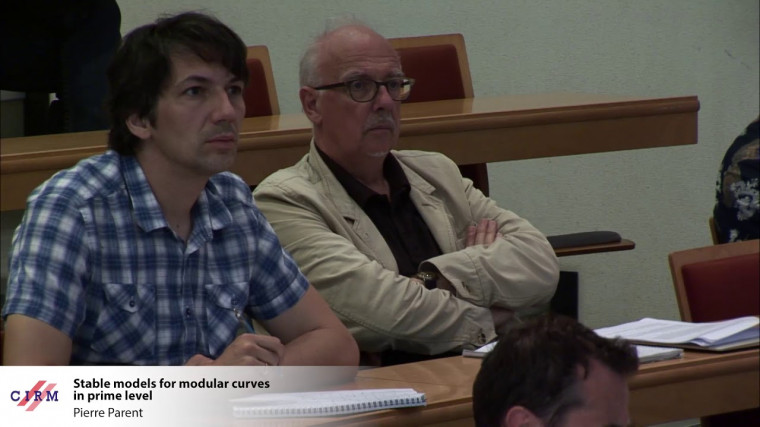 Stable models for modular curves in prime level