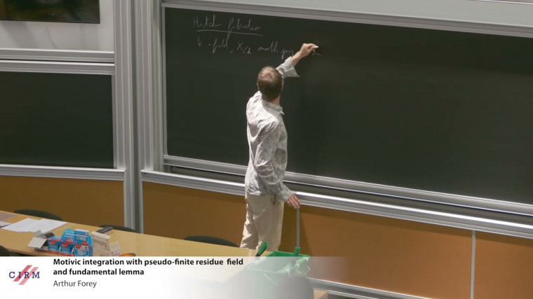 Motivic integration with pseudo-finite residue field and fundamental lemma