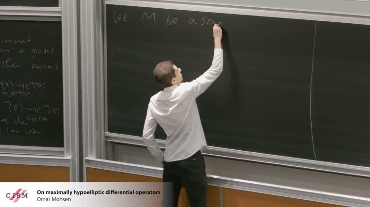 On maximally hypoelliptic differential operators