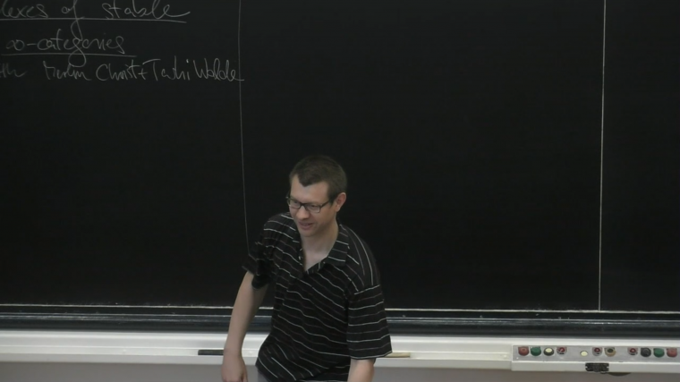 Complexes of stable infinity-categories