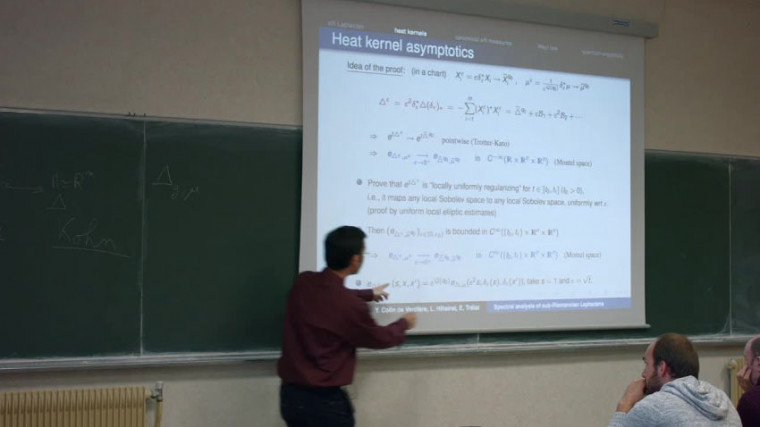 Analyse spectrale des Laplaciens sous-Riemanniens, mesure de Weyl