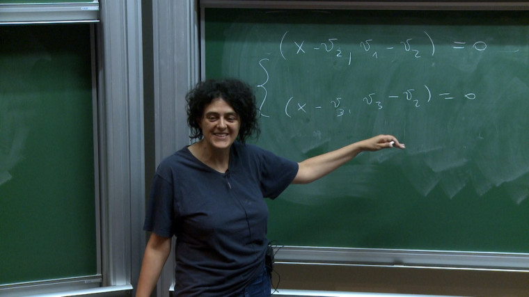 2/3 Recurrent and diffusive dynamics for the NLS equation on tori