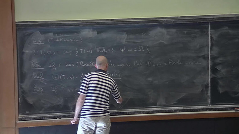 Center manifolds and regularity of area-minimizing currents (Part 1)