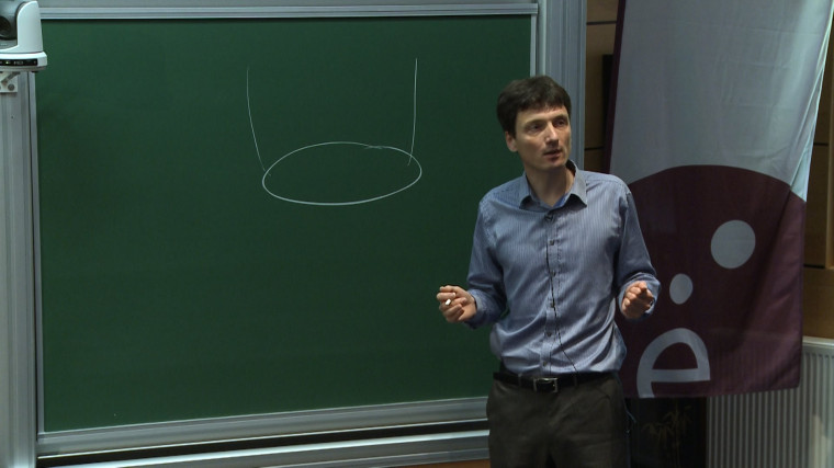 Sharp local decay estimates for the Ricci flow on surfaces