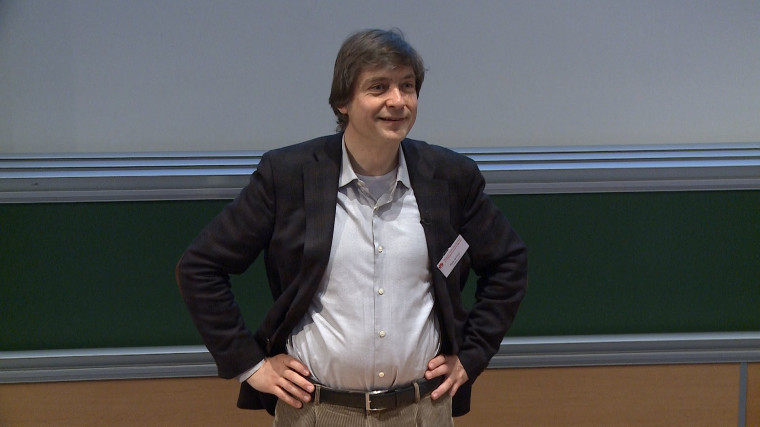 Effective behavior of random media