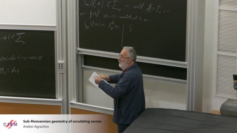 Sub-Riemannian geometry of osculating curves