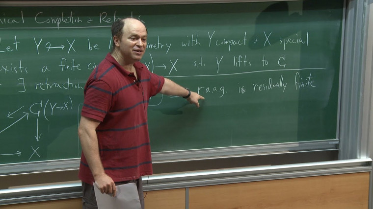 4/6 CAT(o) Cube Complexes