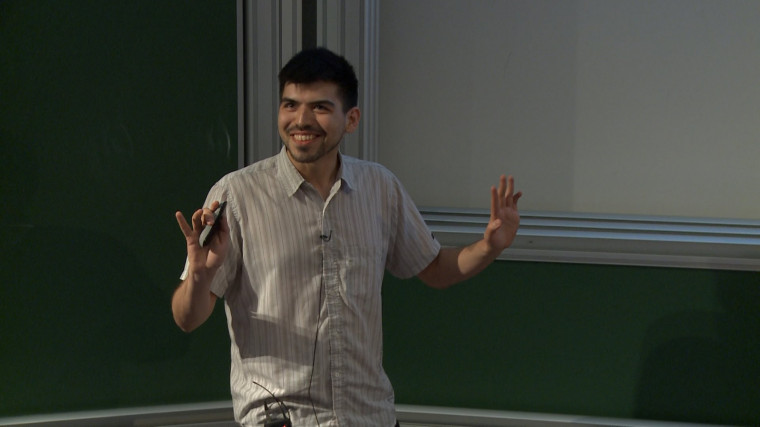 Variations sur l'information : catégories, cohomologie, entropie