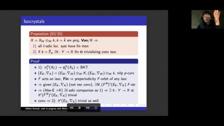 Connections and symmetric differentials