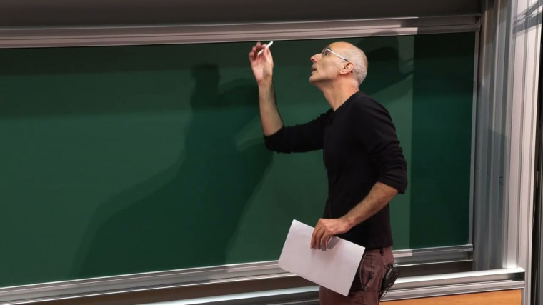 Higher property T, Banach Representations and Applications