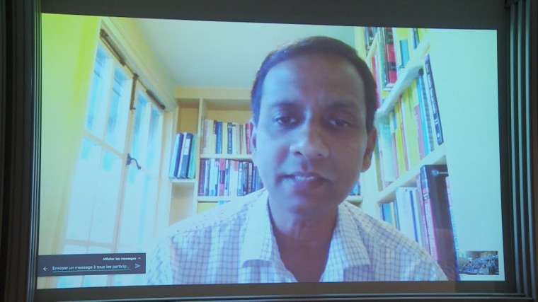 Random Walks and Graph Properties