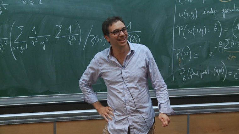 Two equivalent versions of the Riemann Hypothesis