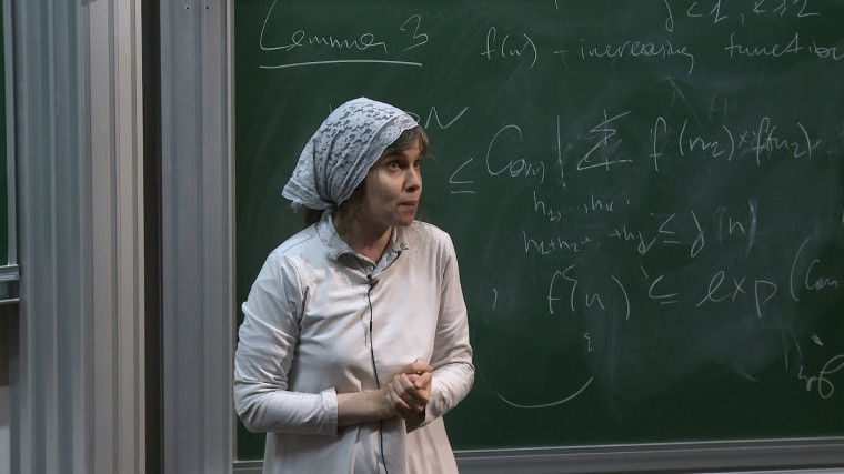 2/2 Growth and Isoperimetric Inequalities in Groups