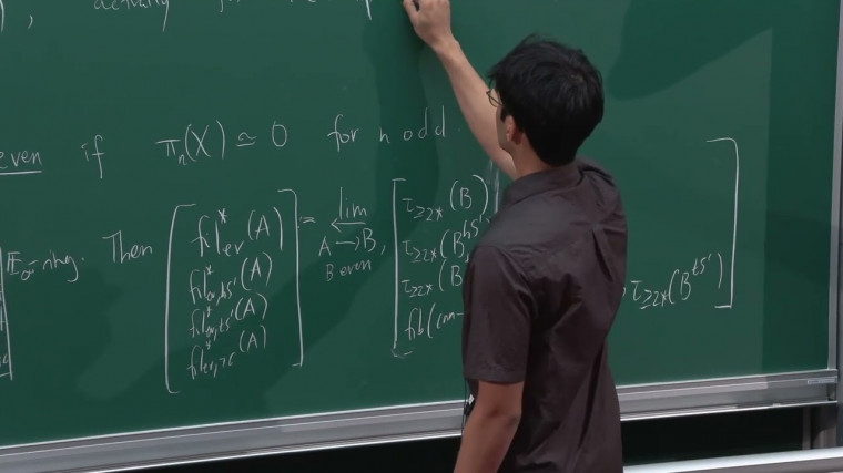 Prismatic Cohomology of Commutative Ring Spectra