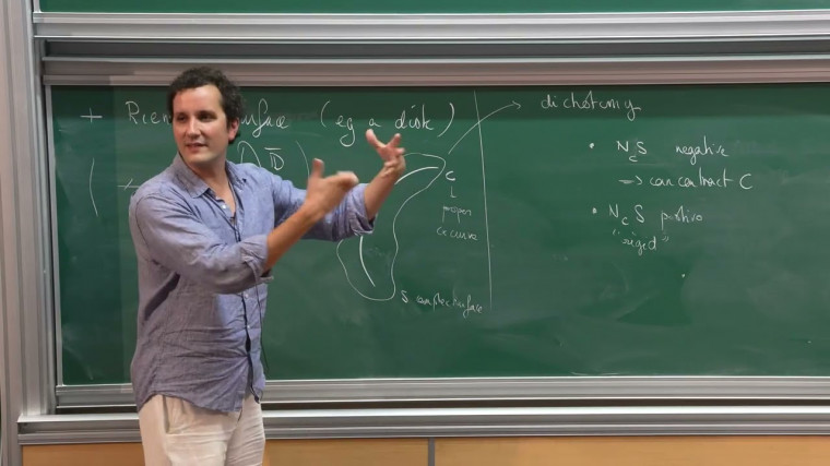 Integral points and affineness in Arakelov geometry