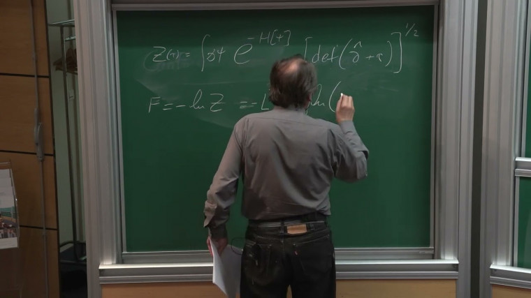 Non-self-averaging in the critical point of the 2D random Ising model