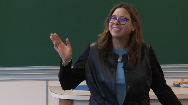 1/4 Chaotic Properties of Area Preserving Flows