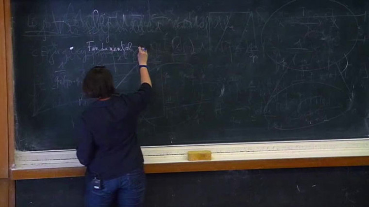 Fractions continues multidimensionnelles et dynamique (Part 1)