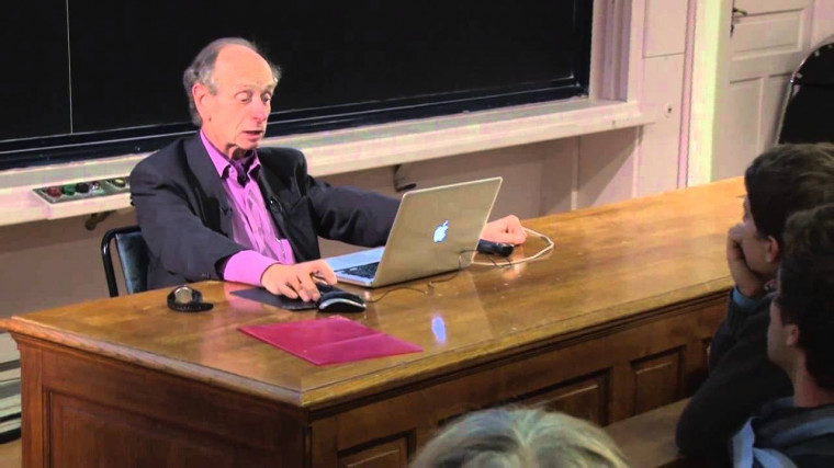 Le grand anneau du CERN et les deux infinis