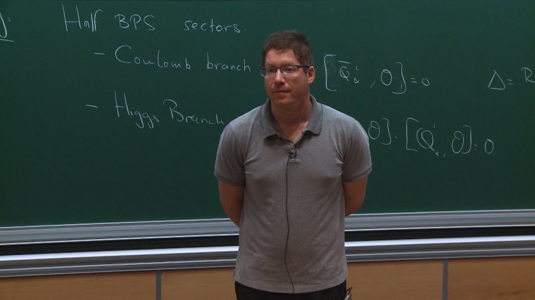 2/4 Extremal correlators