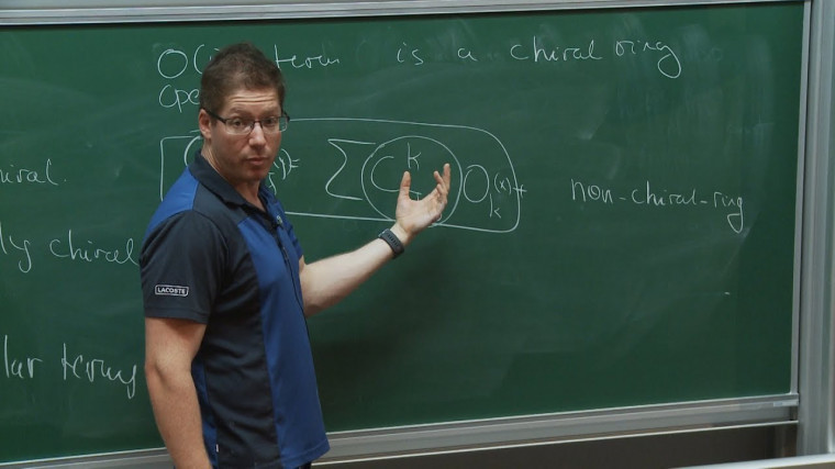 1/4 Extremal correlators