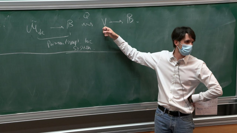 Moduli Spaces of Irregular Singular Connections: Quantization and Braiding