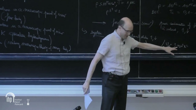 Strongly interacting Fermi gases with zero-range interactions